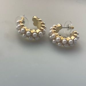 NWOT JCREW PEARLS HOOP EARRINGS